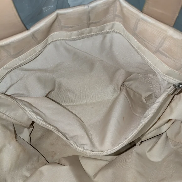 Chanel Tote - Picture 10 of 14